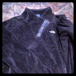 North face pull over